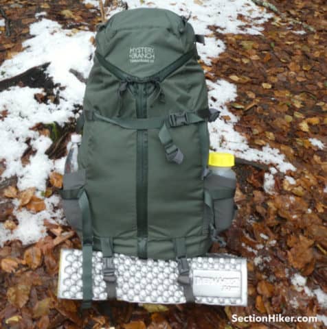 The Terraframe 50 pack bag has three zippers which open to provide full access inside.