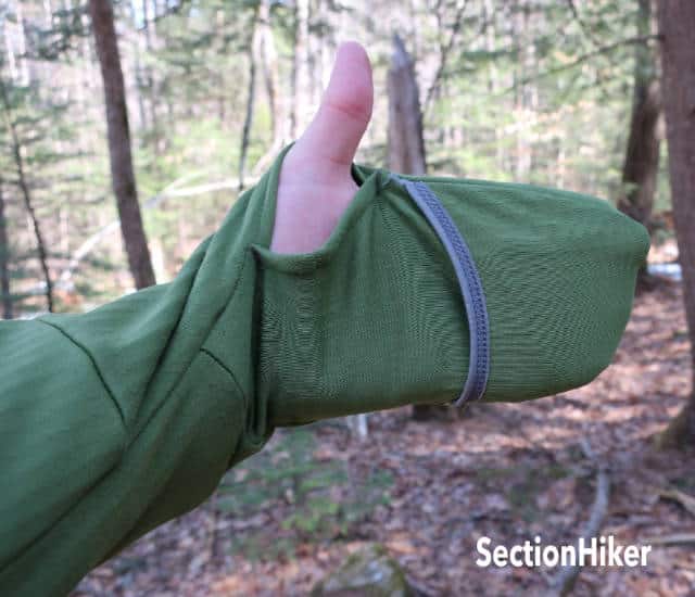 The mitts have a thumbhole.