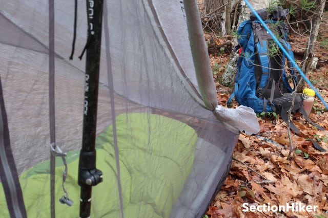 A band of mesh between the floor and rainfly helps to prevent footbox condensation.