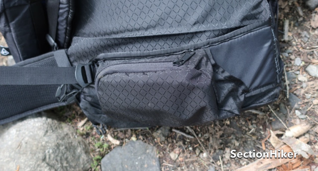 The hip belt pockets can hold a Smartphone, camera or snacks.