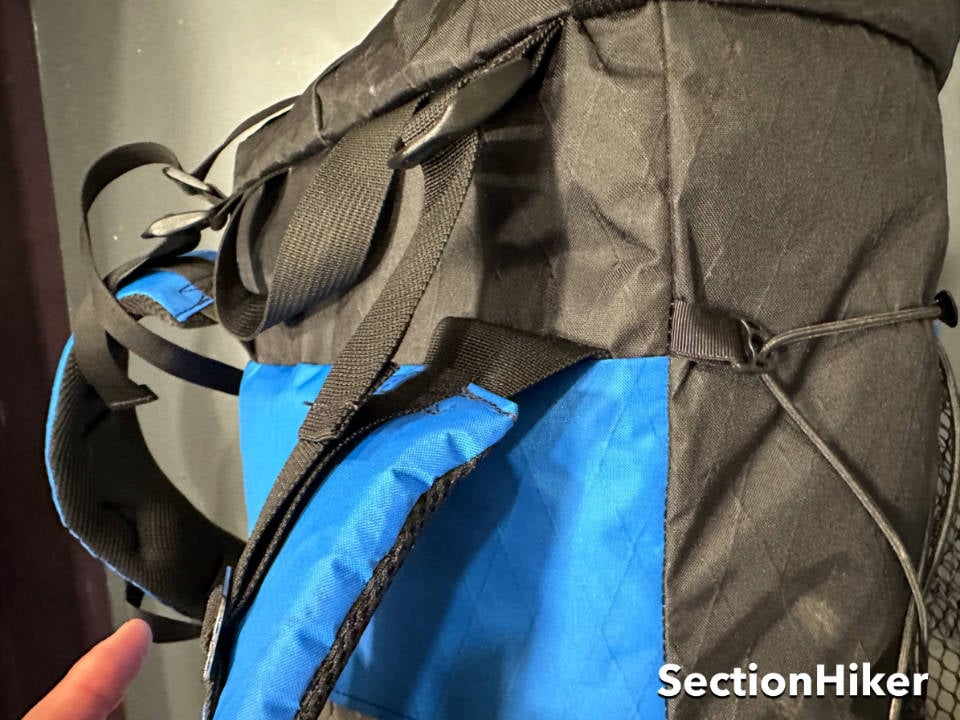 The Shoulder Straps are attached to the pack with webbing and adapt better to different shoulder shapes.