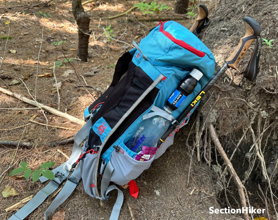 The outer side mesh pockets are great for stashing snacks or trash and they’re reachable!