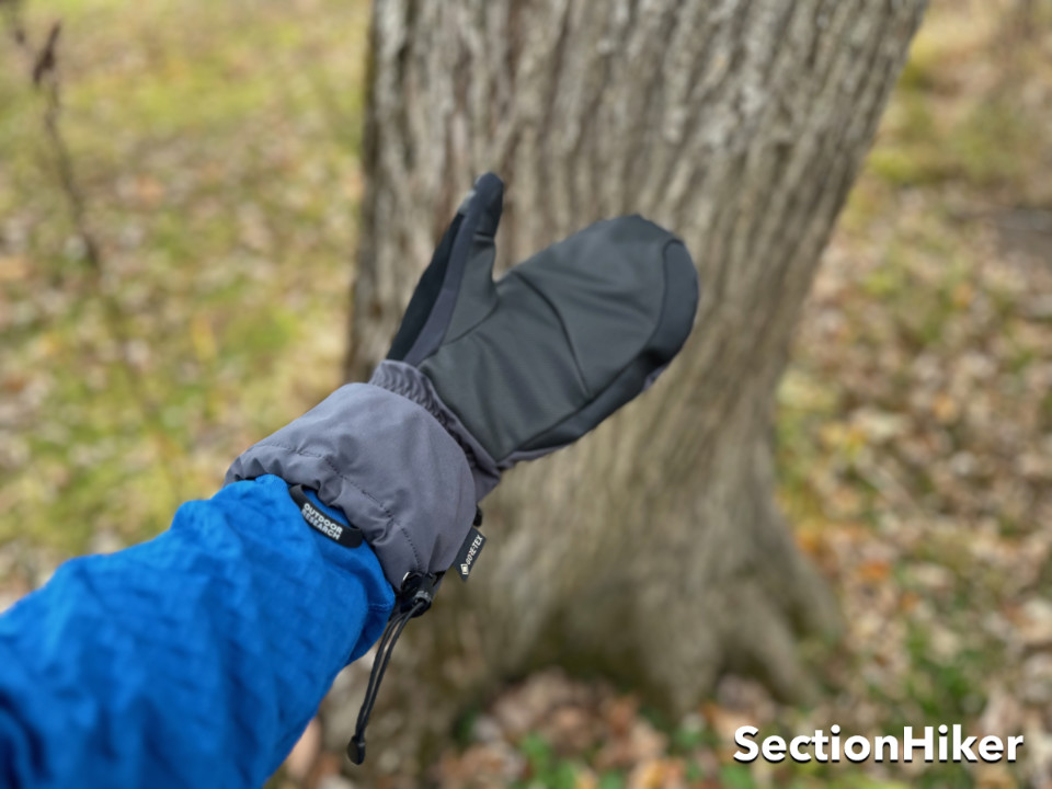 Long wrist gauntlets lets you trap heat from your wrists