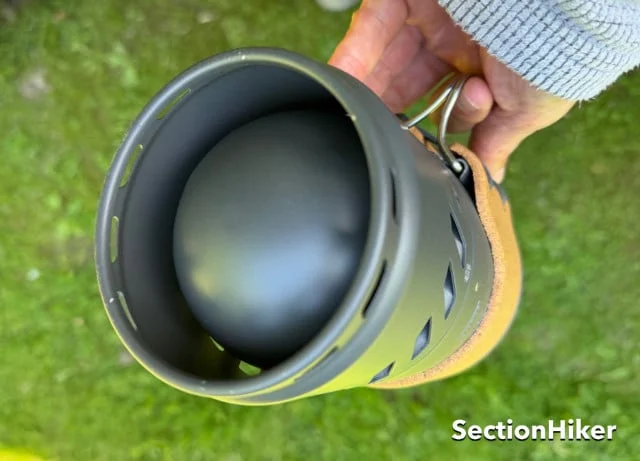 The bottom of the pot is not flat but has a bulbous shape that increases the heatable surface area.
