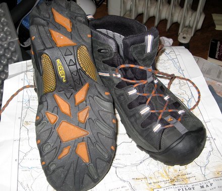 Keen R=targhee II Mid Hiking Shoe